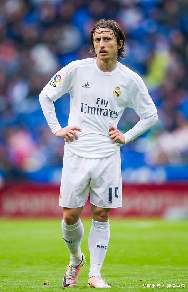 足球英超球队高薪续约门将，球迷满意